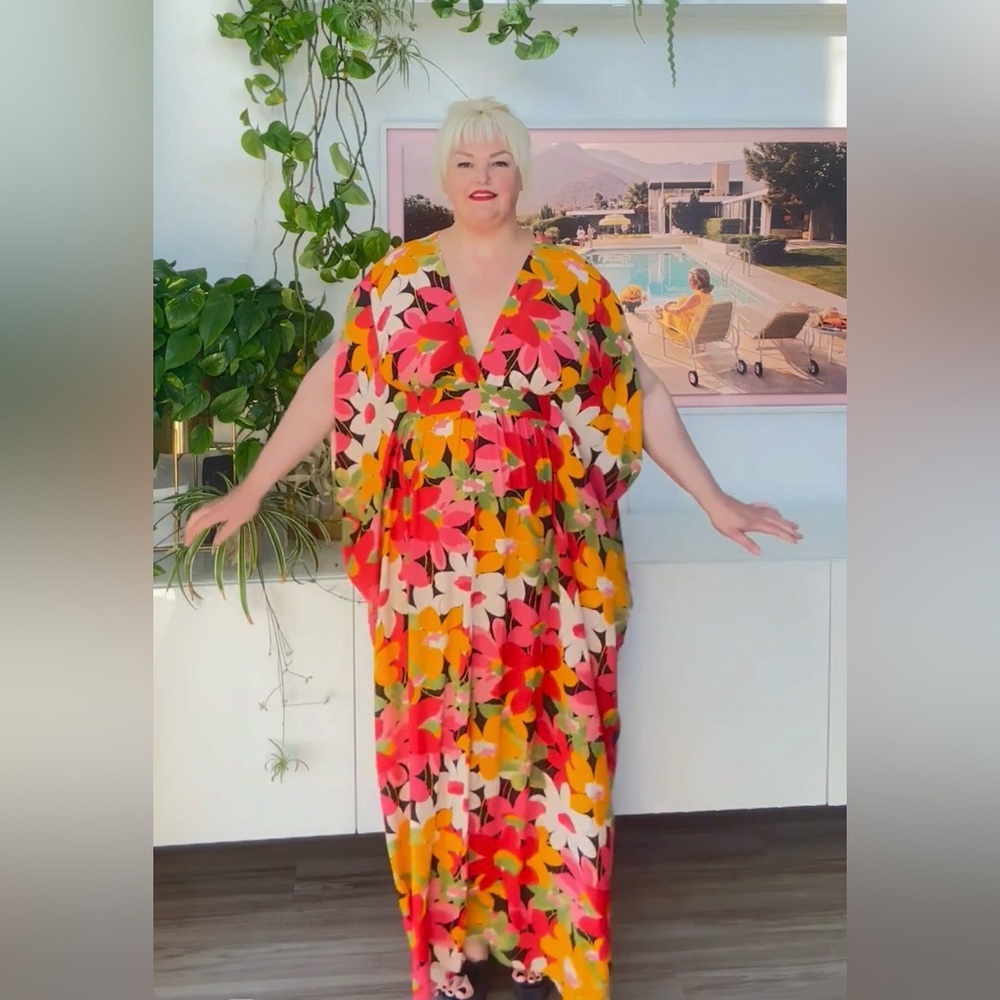 NWT Trashy Diva Flower Power Liz Caftan, size Large. Mod, bright, Mrs. Roper!
